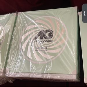 NWT Ariana Grande Fragrance Vault Collection